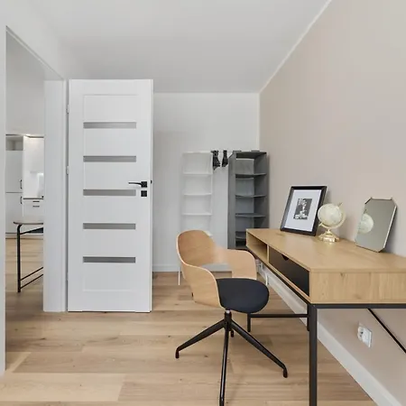 Bright & Stylish Gajowicka With Balcony By Renters 아파트 브로츠와프