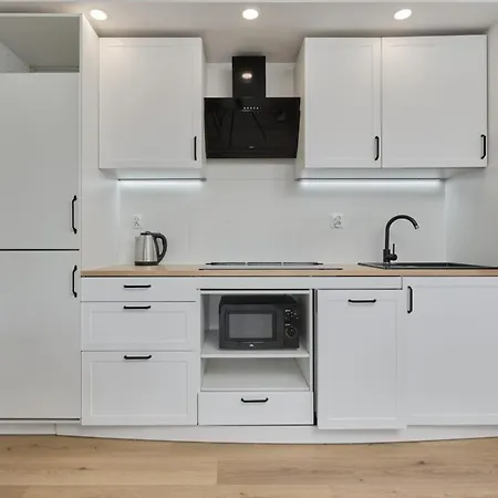Bright & Stylish Gajowicka With Balcony By Renters Appartement